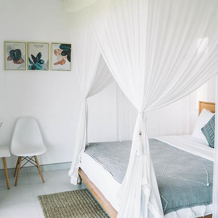 Three Palms Surf & Stay Medewi Airsatang Exterior photo