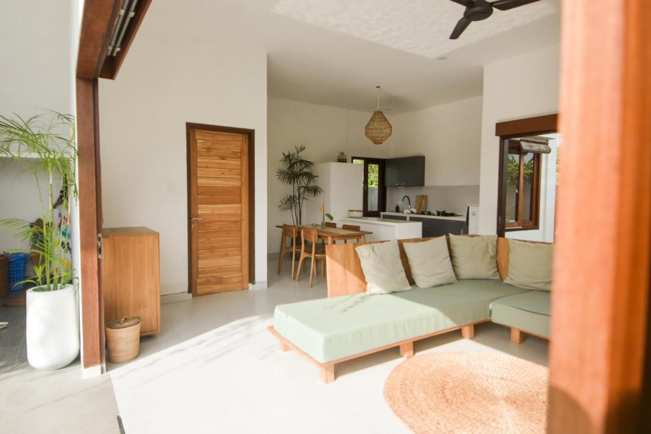Three Palms Surf & Stay Medewi Airsatang Exterior photo