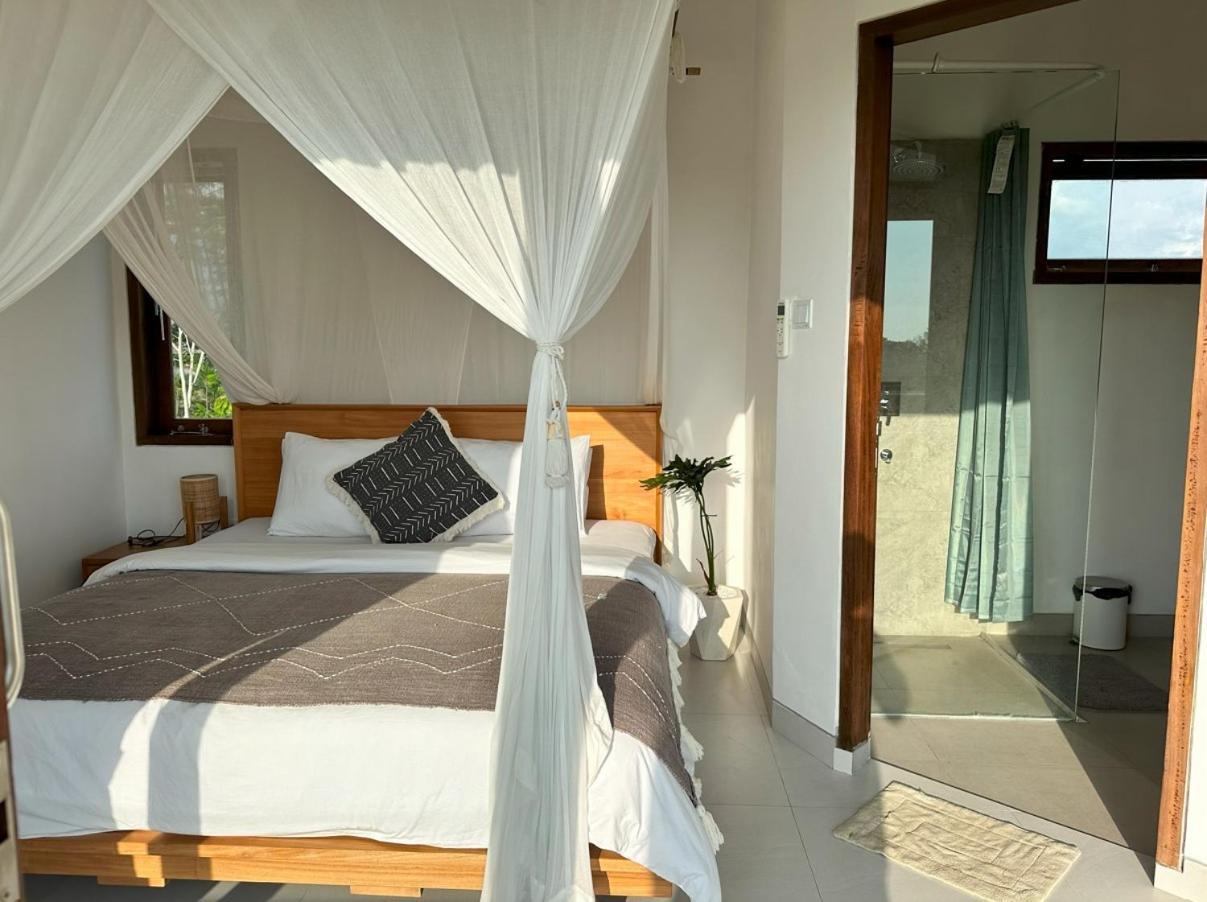 Three Palms Surf & Stay Medewi Airsatang Exterior photo