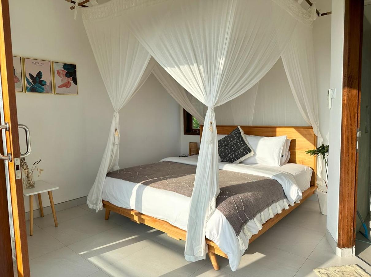 Three Palms Surf & Stay Medewi Airsatang Exterior photo