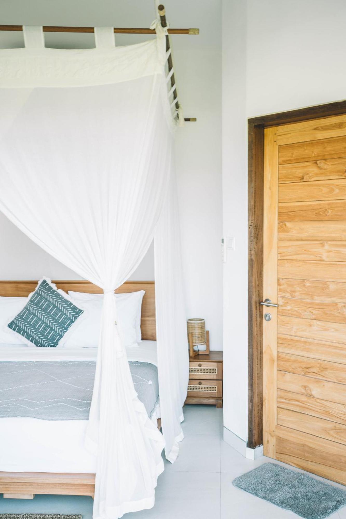 Three Palms Surf & Stay Medewi Airsatang Exterior photo